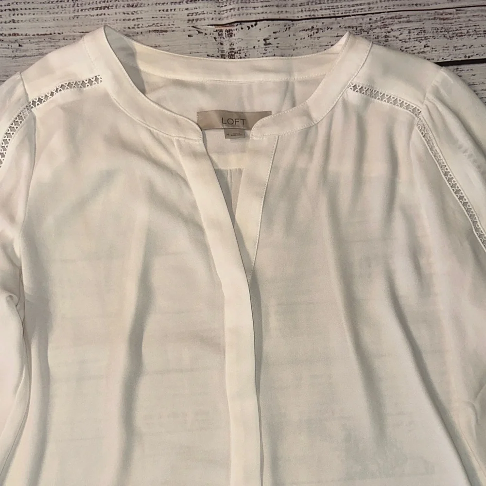 LOFT Ivory Blouse with Lace Detail Sz. M - Picture 4 of 9